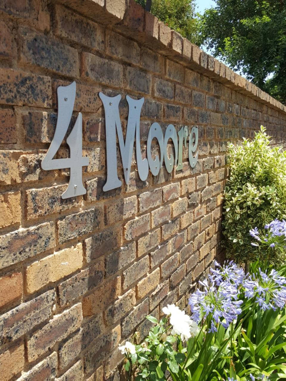 Midrand Guesthouse - Tasa Exterior foto